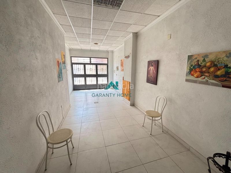 Foto ab64a6f4-0570-411e-ade3-ec935e7ed638. Edificio  junto al parque con tres viviendas en Torredonjimeno