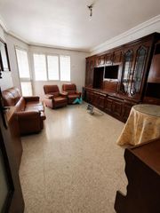Pis a Torredonjimeno. Piso en torredonjimeno con salón luminoso y buena distribución