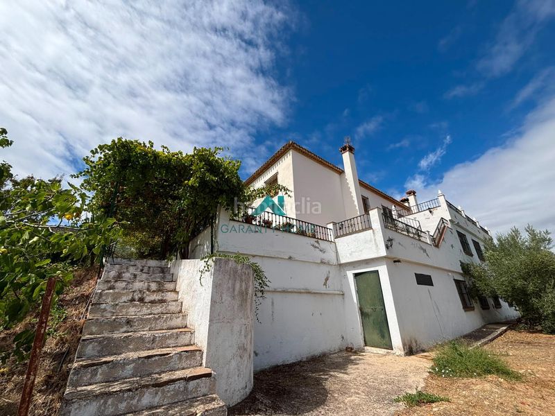 Foto 54737f26-df3a-48a6-b723-26135224e2f3. Casa amb aparcament a Martos