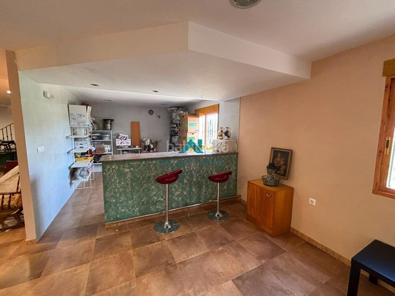 Foto 5c0e0a4a-4ac7-4933-a22b-2a3ceec425b8. Casa amb aparcament a Martos