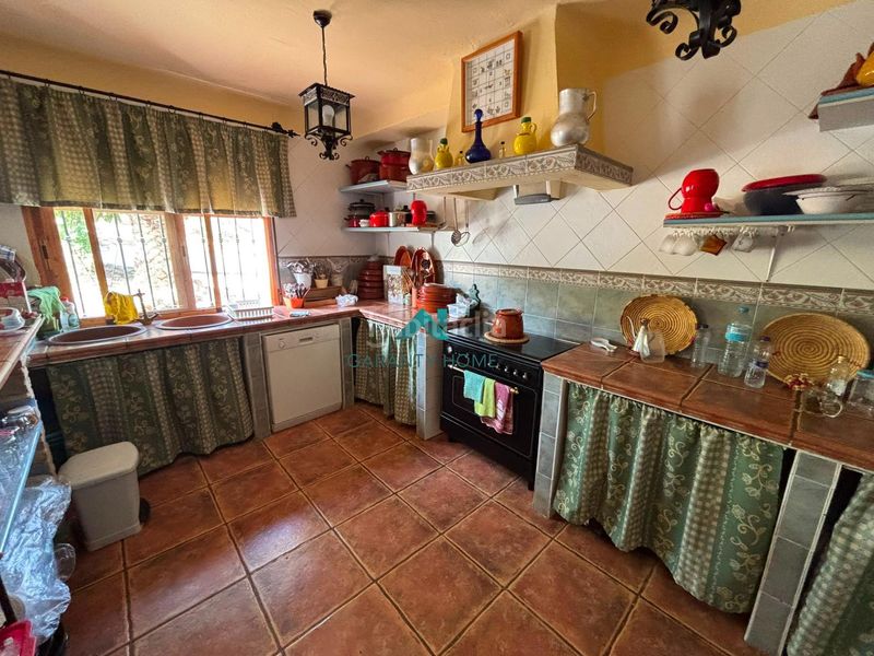 Foto dfcf99a5-d3b1-433e-9c1f-497e70e88531. Casa amb aparcament a Martos