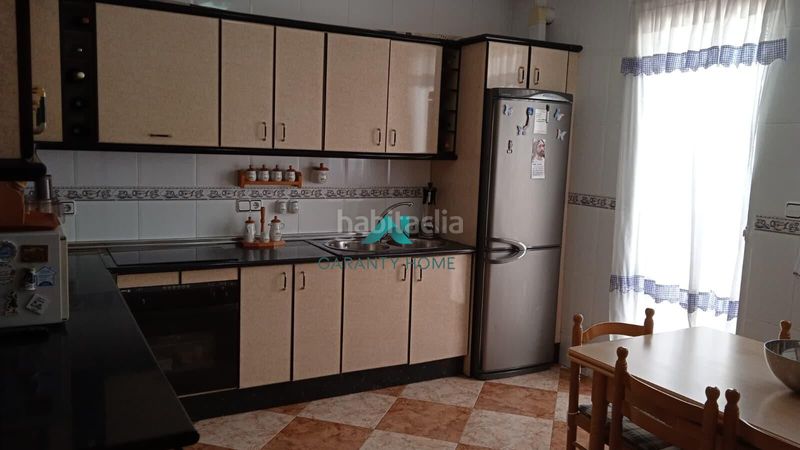 Foto 5e8554c0-cc6c-4021-afd2-dc4234c34a12. Casa amb calefacció aparcament a Martos