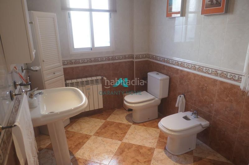 Foto fd2169f4-5c3f-4a63-acfd-5ab0589030fe. Casa amb calefacció aparcament a Martos