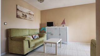 Pis a Tomás Maestre. Piso de 2 dormitorios con garaje, trastero y piscina en urbaniza