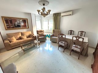 Location Appartement à Belén - San Roque. Piso en zona corte inglés con 4 dormitorios y excelente ubicació