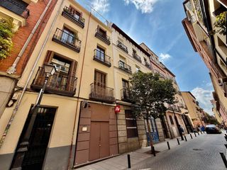 Pis a Justicia-Chueca. Piso de 161 m2 con 5 dormitorios y buhardilla en pleno barrio de