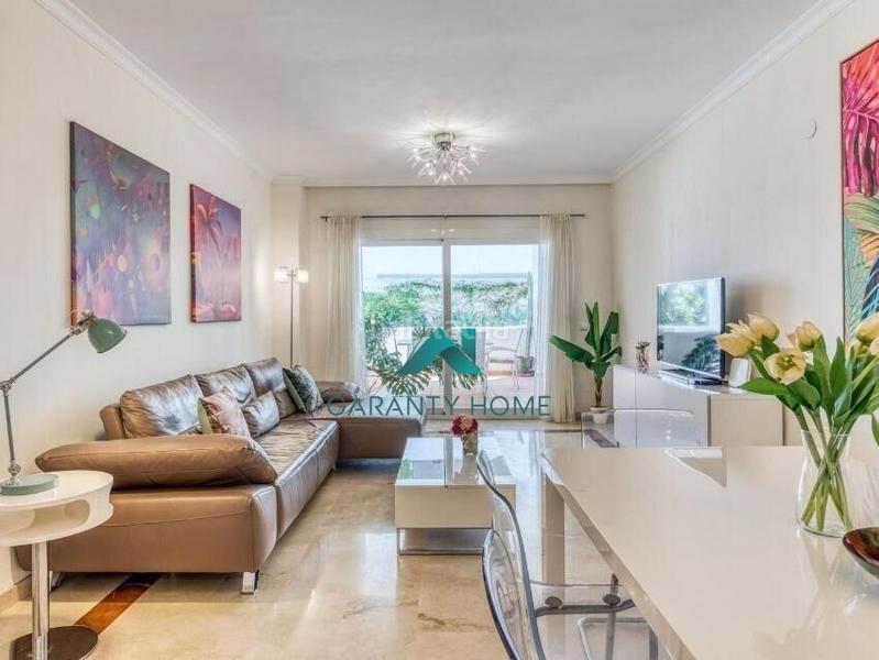 Foto 7c983ca9-1753-4c61-87ec-a1cd83a66215. Rent flat with heating pool in La Concha - Resina Golf Estepona