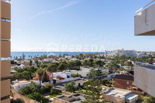 Appartement  Calle lago garda. Apartamento en edificio concordia playa con vistas al mar, urb.