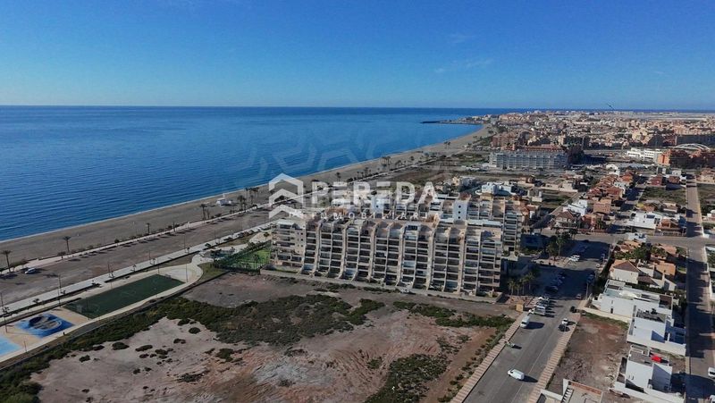 Foto a391ff54-9713-4d50-8456-74e0388a30e2. Àtic amb aparcament piscina a Las Salinas Roquetas de Mar