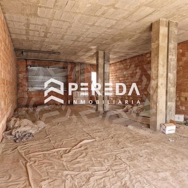 Foto fb42e81b-03d9-4ae5-b12b-0126cc430e32. Local comercial amplio local comercial en avenida sabinal en Roquetas de Mar