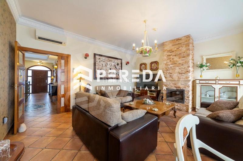 Foto 8ab17929-b10c-412b-89f8-c0cdfedf5f8a. Chalet con parcheggio piscina in El Puerto Roquetas de Mar