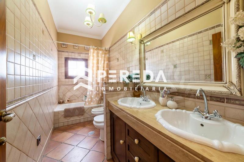 Foto dc1e8e24-002d-4a8d-8d42-00b2d965906d. Chalet con parcheggio piscina in El Puerto Roquetas de Mar