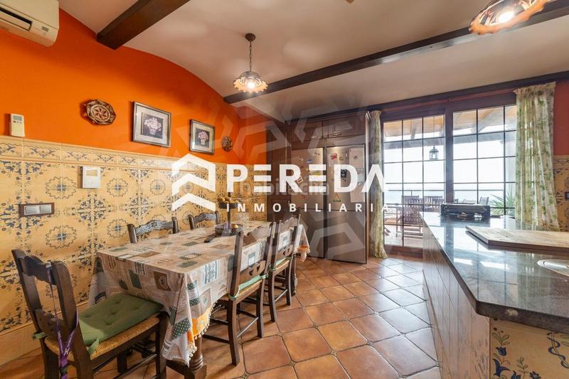 Foto e029bfe1-8070-4117-a101-32c42bedd08a. Chalet con parcheggio piscina in El Puerto Roquetas de Mar