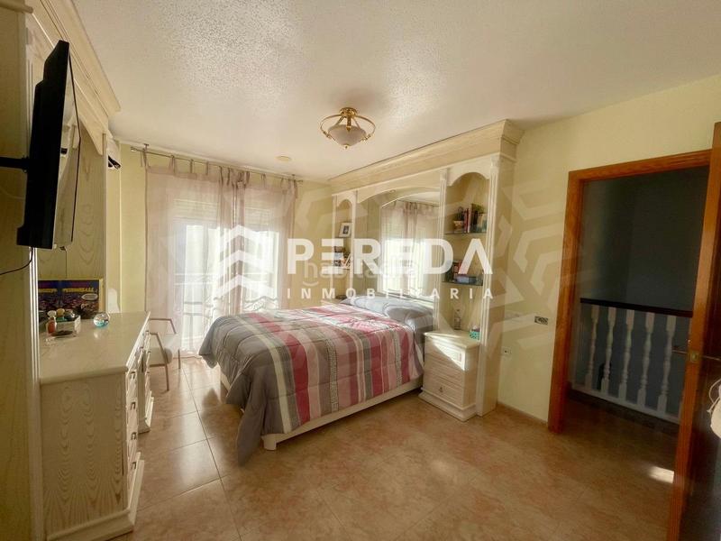 Foto 0d2cdeab-4c5a-4914-b873-55fcfd704edd. Casa amplia vivienda unifamiliar sobre local !! en Roquetas de Mar