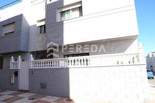 Casa  Calle troyanos de los (as). Precioso triplex a 3 minutos de la playa