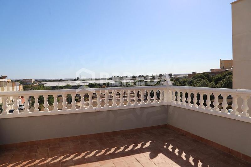 Foto f3ba9753-bf71-40e7-969d-98c8cf511d1c. Casa con parcheggio in Aguadulce Sur Roquetas de Mar