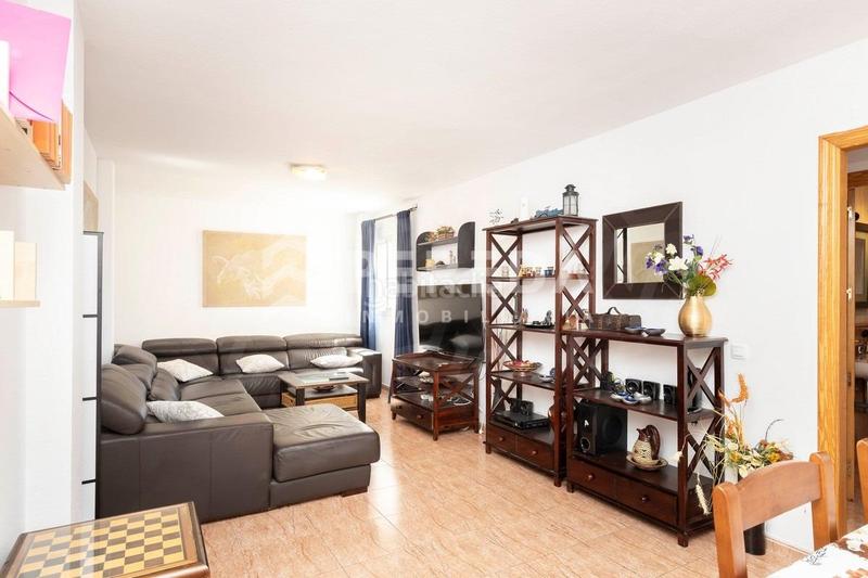 Foto 4ce45e43-8d8e-4750-9fee-f51eb9f971c4. Apartament amb piscina a El Puerto - La Romanilla Roquetas de Mar