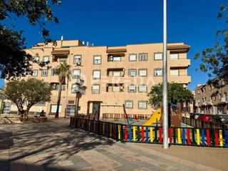 Appartamento  Plaza rigoberta menchu. Piso de 3 dormitorios en plaza rigoberta menchú  a 600 m de la p