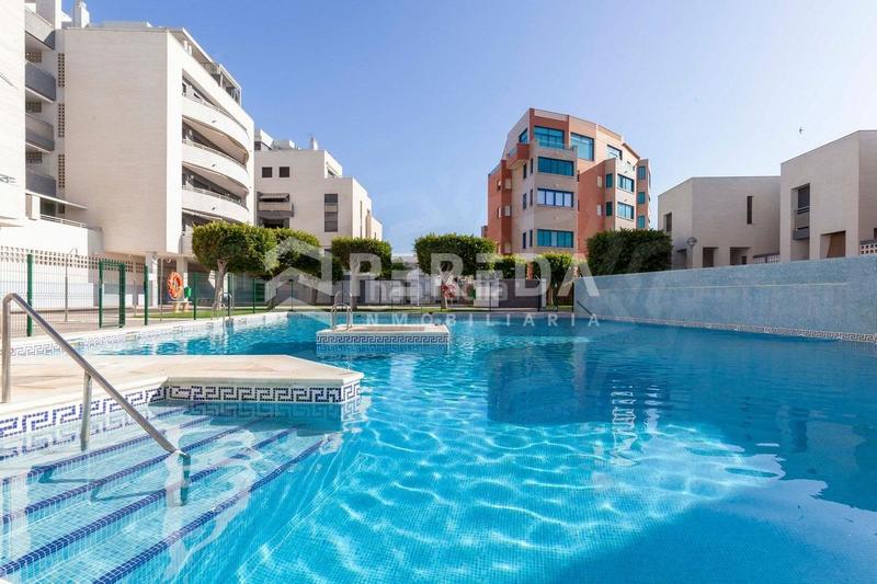 Foto 4cfcbebe-9aa1-4216-942e-7338bacd2605. Appartamento con parcheggio piscina in El Sabinar-Urbanizaciones-Las Marinas-Playa Serena Roquetas de Mar