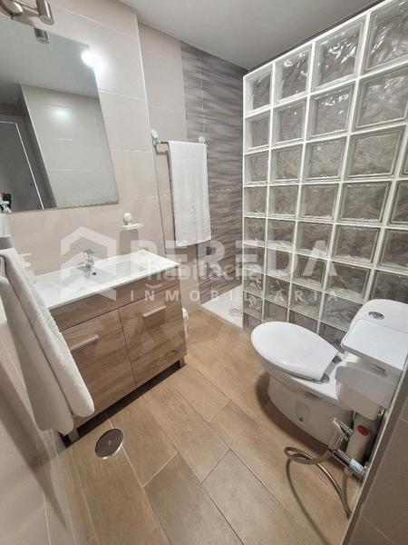 Foto 891bbb5d-a810-4f0d-8961-b11fc29f6a58. Piccolo appartamento con parcheggio in Roquetas pueblo Roquetas de Mar