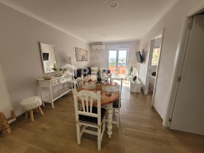 Foto f988b605-d9d4-4e5a-a65c-0ac54f03fd53. Piccolo appartamento con parcheggio in Roquetas pueblo Roquetas de Mar