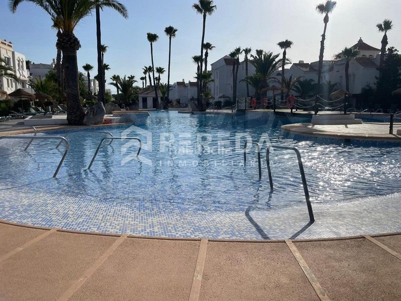 Foto 119a2298-fa2e-4f50-96ae-e23a2fa8f83e. Apartament amb piscina a El Sabinar-Urbanizaciones-Las Marinas-Playa Serena Roquetas de Mar