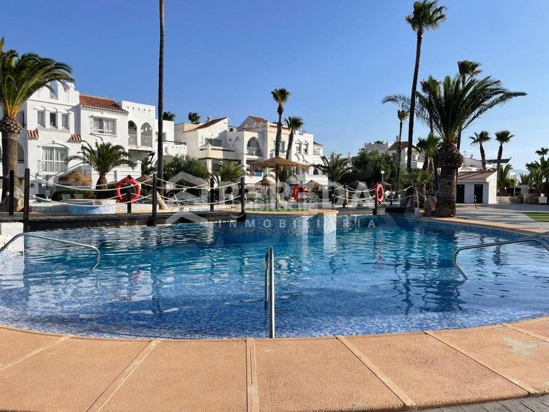 Foto 85bc8bd2-5711-4efa-bdf0-61e2497fd59d. Apartament amb piscina a El Sabinar-Urbanizaciones-Las Marinas-Playa Serena Roquetas de Mar