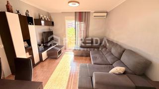 Pis  Calle zafiro (lg). Magnfico piso de 3 dormitorios en venta en la gangosa vcar!