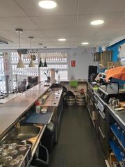 Traspàs Local Comercial a Carrer de francesc ribas 54. Hamburgueseria traspaso granollers