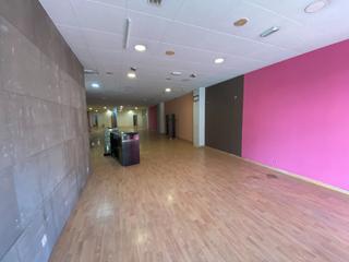 Location Local commercial à Via Europa - Parc Central. Local alquiler mataro centro