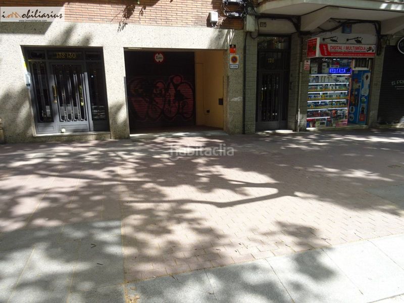 Foto cf4565f2-deef-4bc8-be81-c7f4553a4e61. Aparcament cotxe a Porta Barcelona