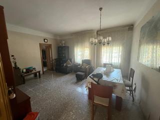 Ground floor  Calle felip ii. Tu nuevo hogar te espera en felip ii, barcelona! planta baja en