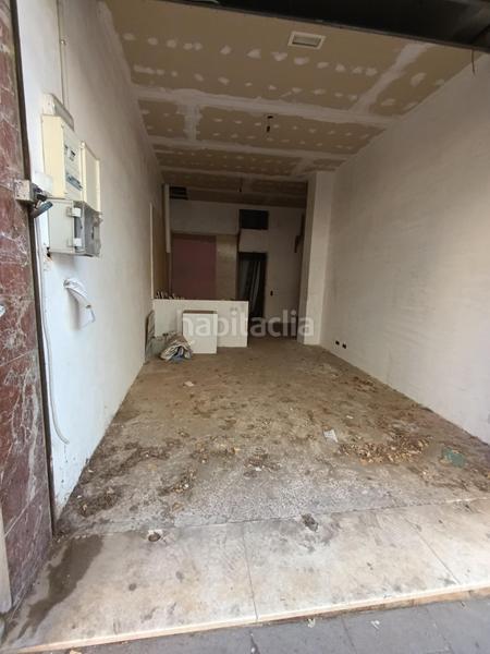 Foto ae4704e1-0e0d-4136-9483-c32d91f684a3. Alquiler local comercial local o almacén en alquiler en carrer lluc ! para reformar en Barcelona