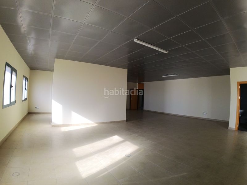 Foto 23dfef50-345e-4574-8ad6-826fb150039b. Office space in n-340a 462 in Pabellón - Estación - El Corte Inglés Ejido (El)