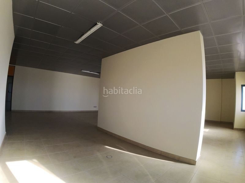 Foto 489526ed-c00f-4c44-bc59-4f6cdfa1b6cb. Office space in n-340a 462 in Pabellón - Estación - El Corte Inglés Ejido (El)