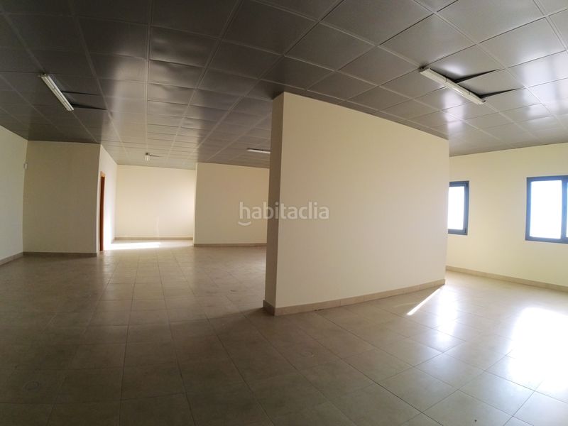 Foto ae87a5d3-df31-455b-a36a-b9459d95b28c. Office space in n-340a 462 in Pabellón - Estación - El Corte Inglés Ejido (El)