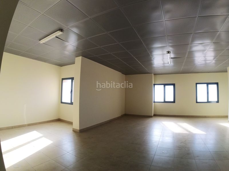 Foto b5be3ae1-e215-4d43-904e-6b8cc61ea2ea. Office space in n-340a 462 in Pabellón - Estación - El Corte Inglés Ejido (El)