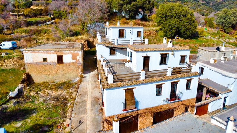 Foto c47c96d3-be7a-4db5-b9db-65e3a7da4fc5. Edificio  de 3 viviendas rurales en Juviles