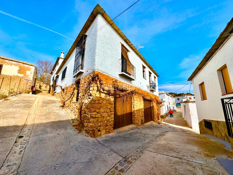 Foto c90d4fcc-b34e-4f87-99f9-f4061b3d4e89. Edificio  de 3 viviendas rurales en Juviles