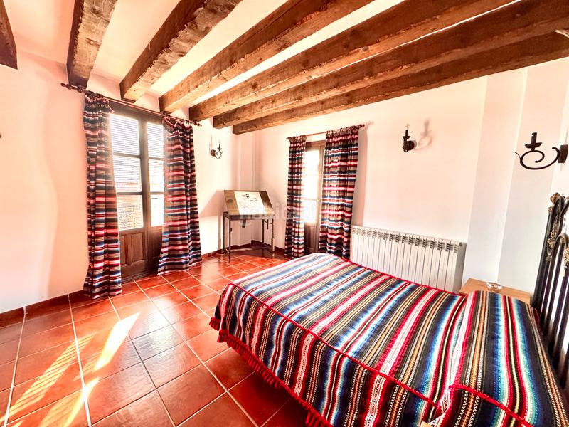 Foto db8fec97-da36-49a0-8548-88fa5bbf0780. Edificio  de 3 viviendas rurales en Juviles