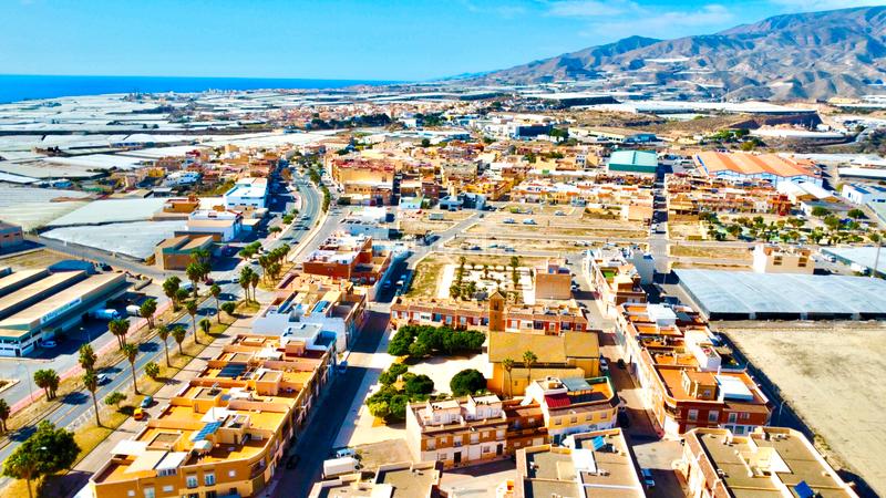 Foto 231bc28e-278b-4c19-9705-e476f3431b24. Terreno residencial solar urbano en la curva, en Adra