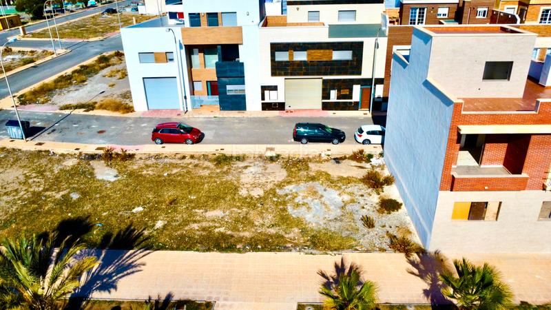 Foto 312ed3a4-b07e-4e14-9327-6bb16bbf7302. Terreno residencial solar urbano en la curva, en Adra