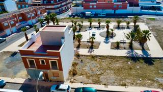 Terreny residencial  Calle diana. Solar urbano en la curva, adra