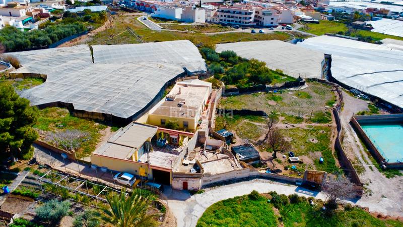 Foto 0abd8cf1-f6ed-4911-88ac-654aea40038e. Chalet vivienda con huerto en Dalías