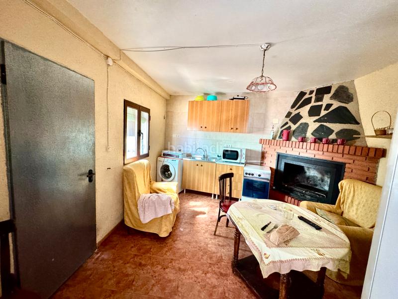 Foto 7deaef92-184b-49c2-82fd-ed875268e1dd. Casa a calle real de alcútar 13 a Bérchules