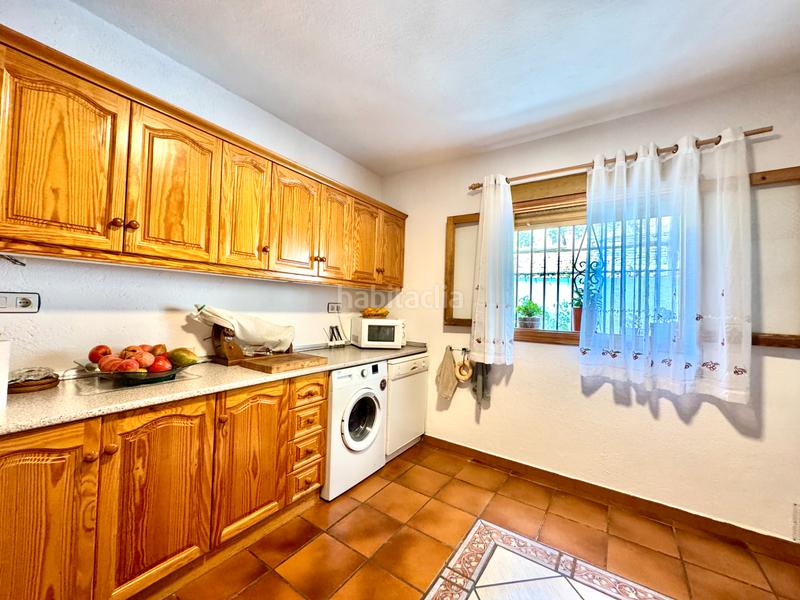 Foto 31c970f7-7063-4d72-8b0d-e38c2deeafa5. Xalet amb xemeneia calefacció aparcament piscina a Bérchules