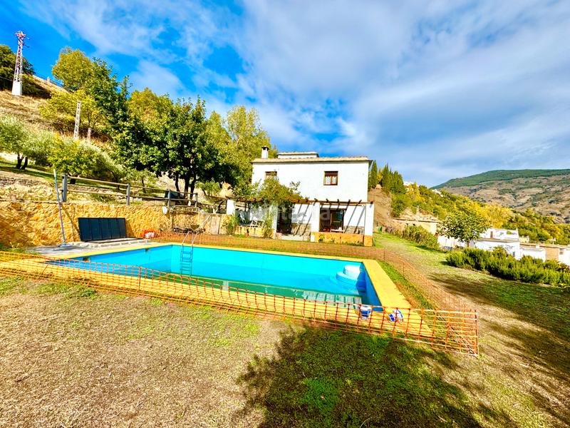 Foto 458af737-a92f-4eda-bc16-fab6210858b8. Xalet amb xemeneia calefacció aparcament piscina a Bérchules