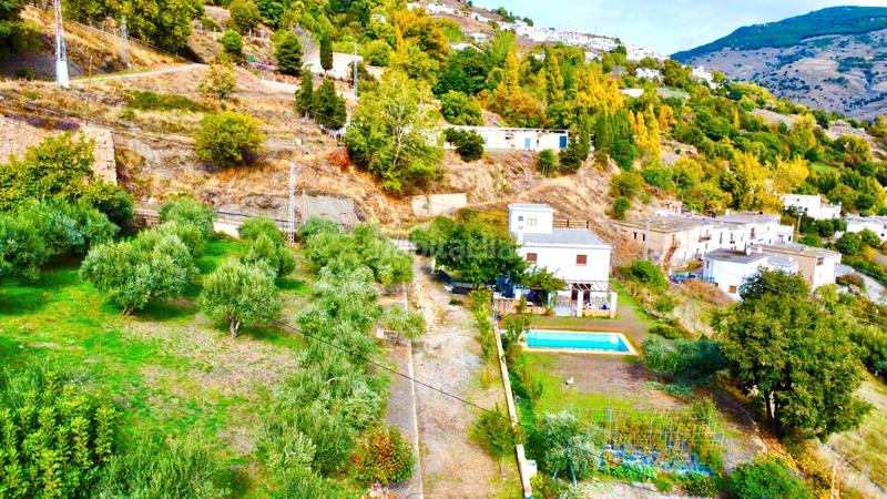 Foto 629740ff-caea-4f43-84d5-9cf23eaa9909. Xalet amb xemeneia calefacció aparcament piscina a Bérchules