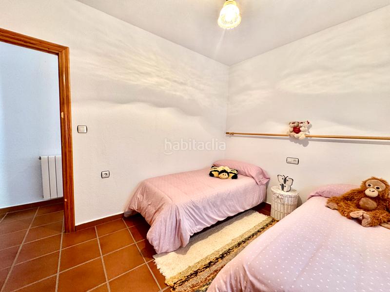 Foto 62b99c15-c8f2-42f9-8f67-e693f9e80545. Xalet amb xemeneia calefacció aparcament piscina a Bérchules