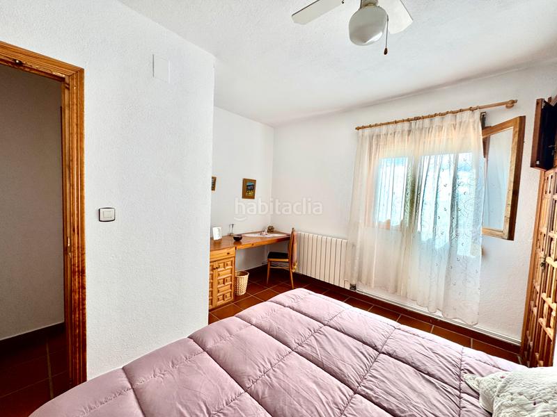 Foto ae3a9ea1-4e5a-4626-8a46-7a93536c3e89. Xalet amb xemeneia calefacció aparcament piscina a Bérchules